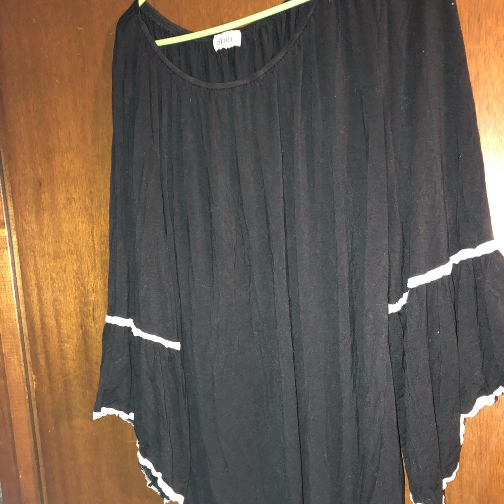 Ruffled sleeve tunic